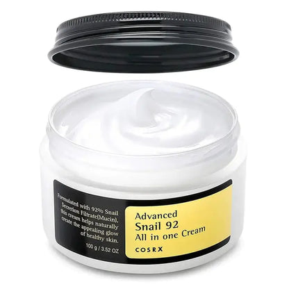 Snail Secretion Serum: Hydrate for Youthful Glow